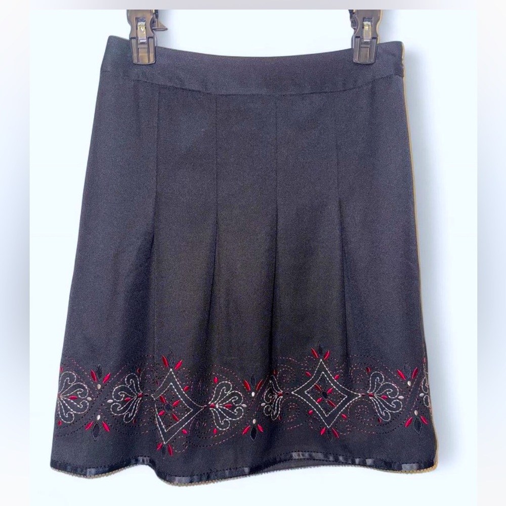 Ann Taylor LOFT Petite embroidered pleat skirt